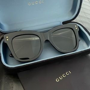 GUCCI sunglasses. Women’s oversized black designer sunglasses.